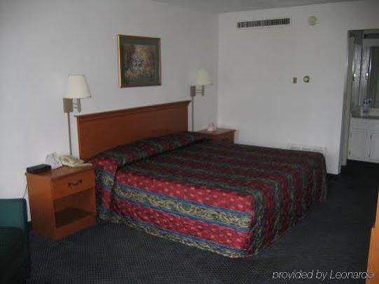 Rodeway Inn And Suites Portsmouth Zimmer foto